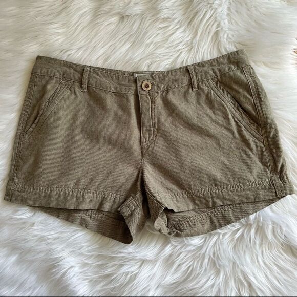 The North Face Pants - Women’s The North Face Khaki Hiking Shorts Size 10